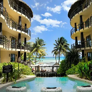 Hotel El Taj Oceanfront And Beachside